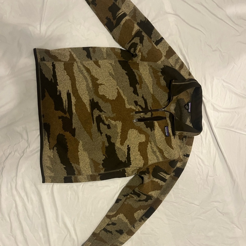 Patagonia camo quarter-zip fleece XL